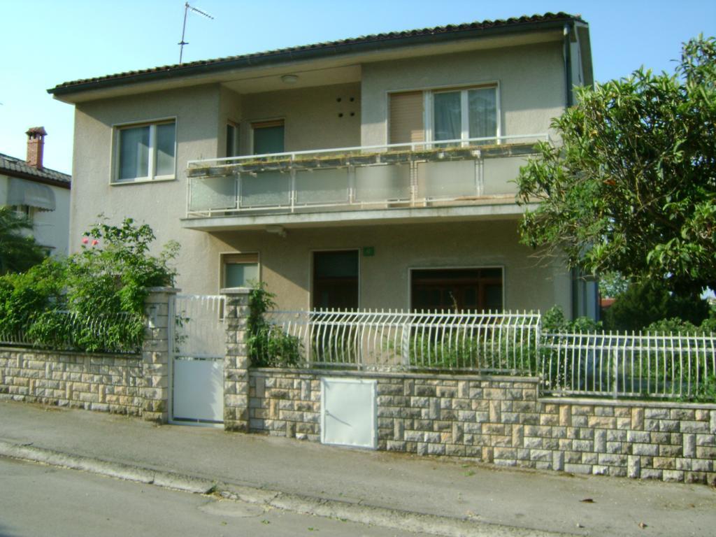Apartment For Holidays In Pula Habitación foto