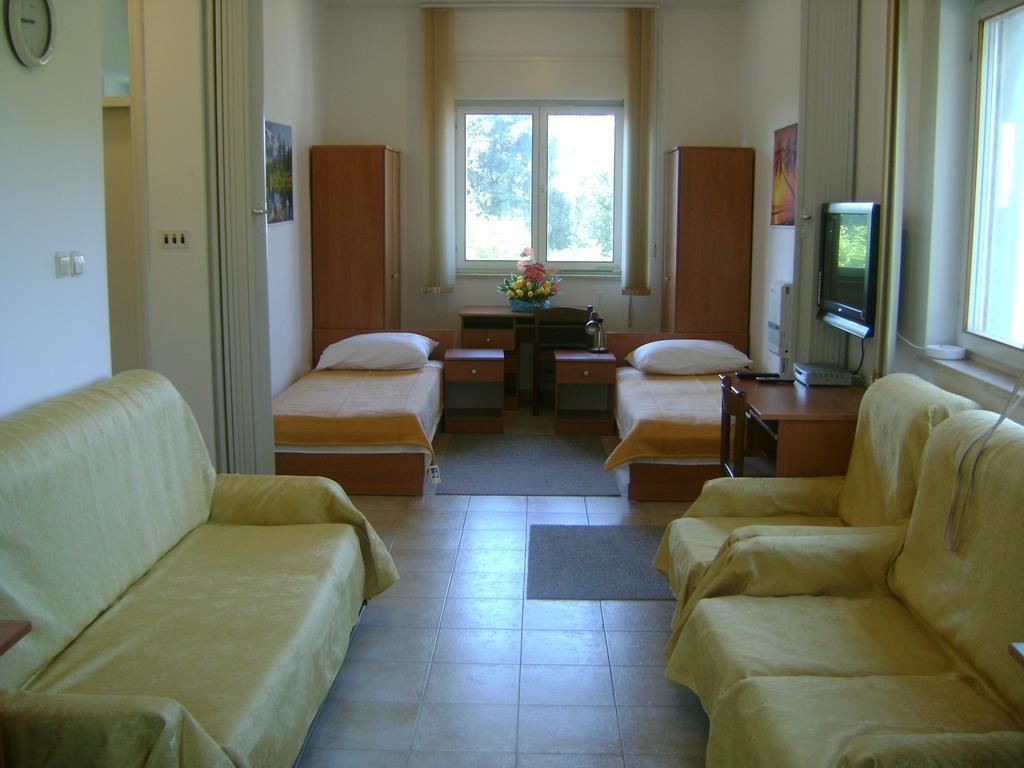 Apartment For Holidays In Pula Habitación foto