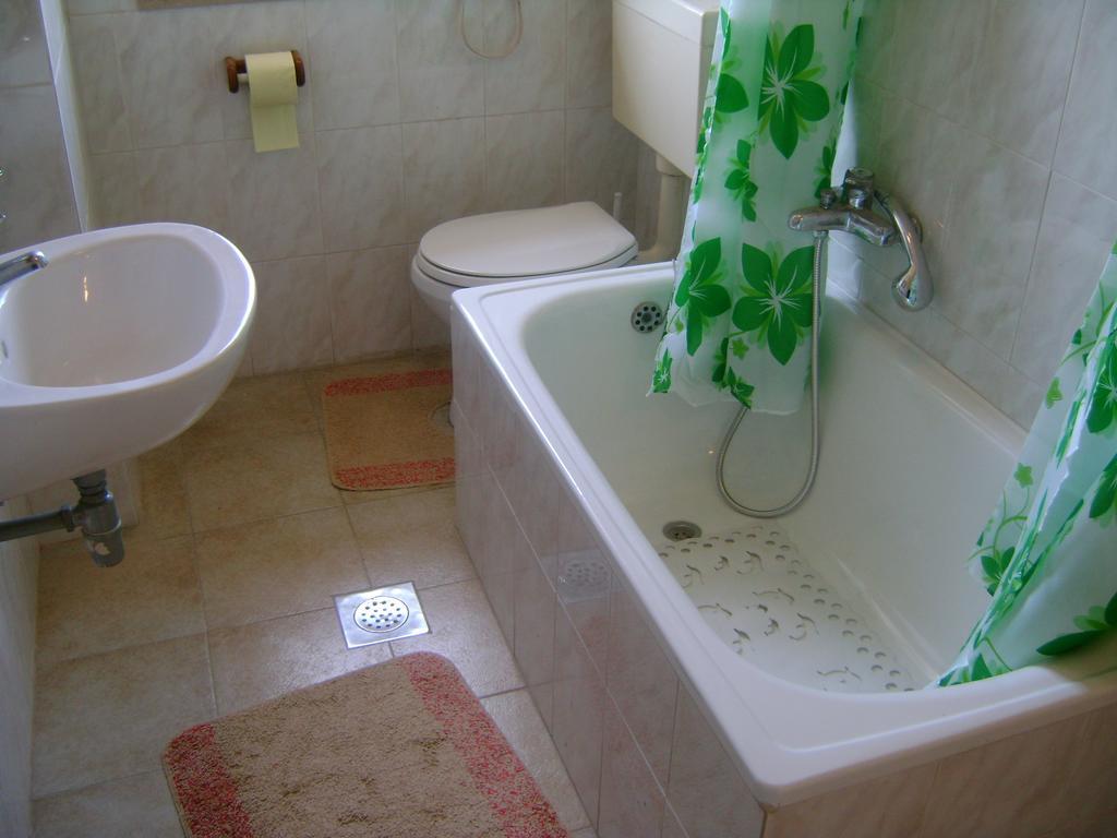 Apartment For Holidays In Pula Habitación foto